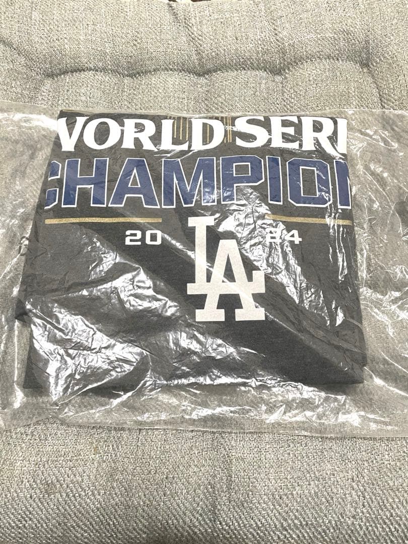 MLB公式 ドジャースワールドシリーズチャンピオンズTシャツSサイズ　未開封
