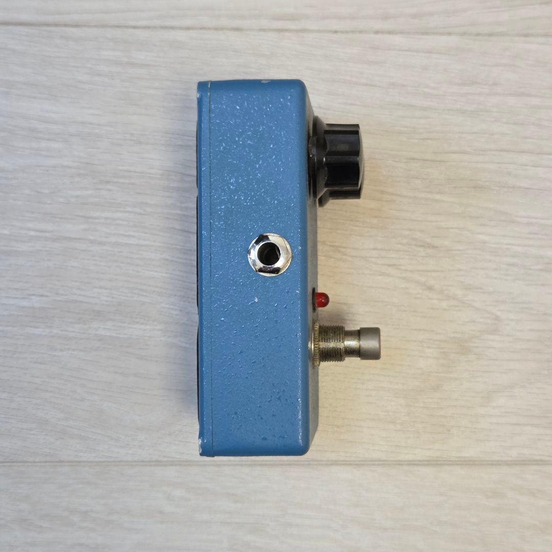 MXR Blue Box スクリプトロゴ