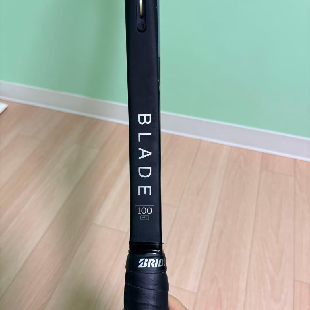 BLADE 100 テニスラケット 黒/緑 V7 Wilson