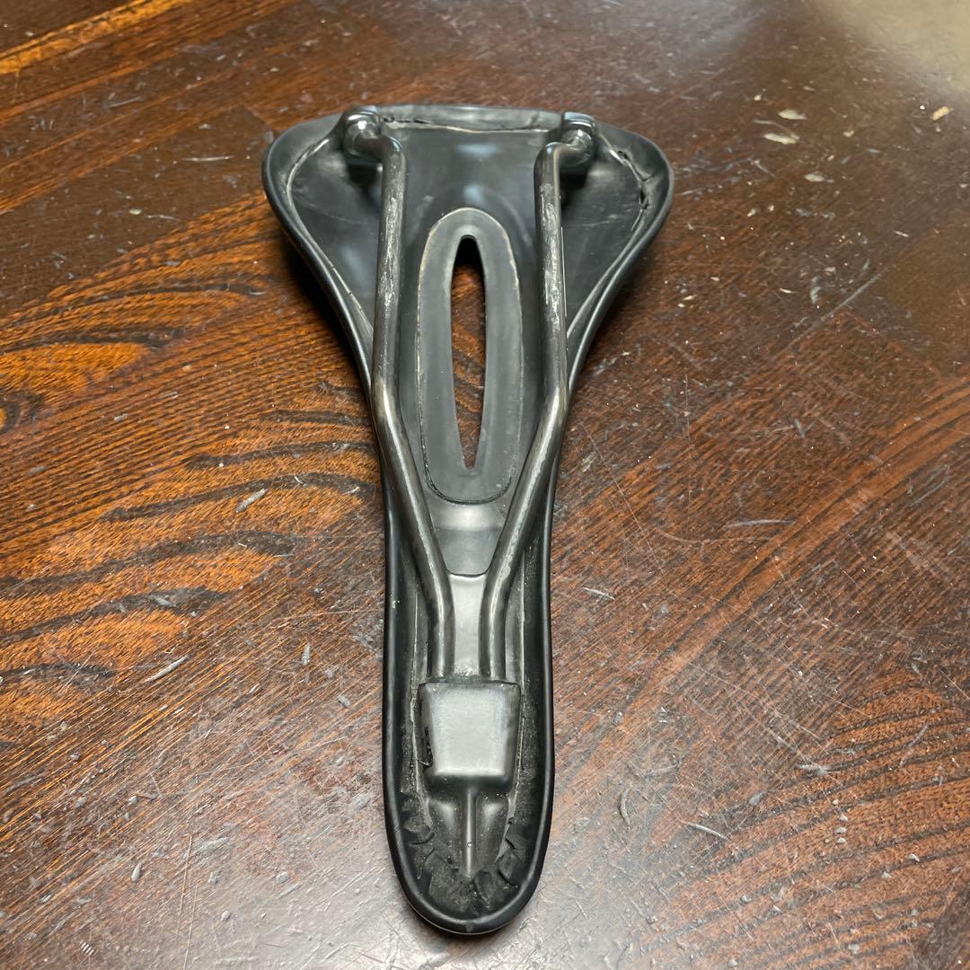 prime 133g軽量サドル primavera