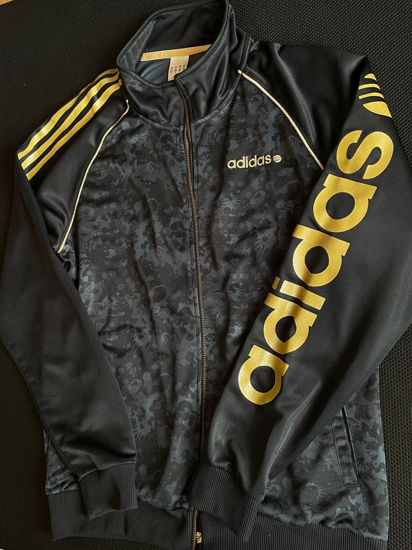 【希少】adidas ジャージ セットアップ 金 黒