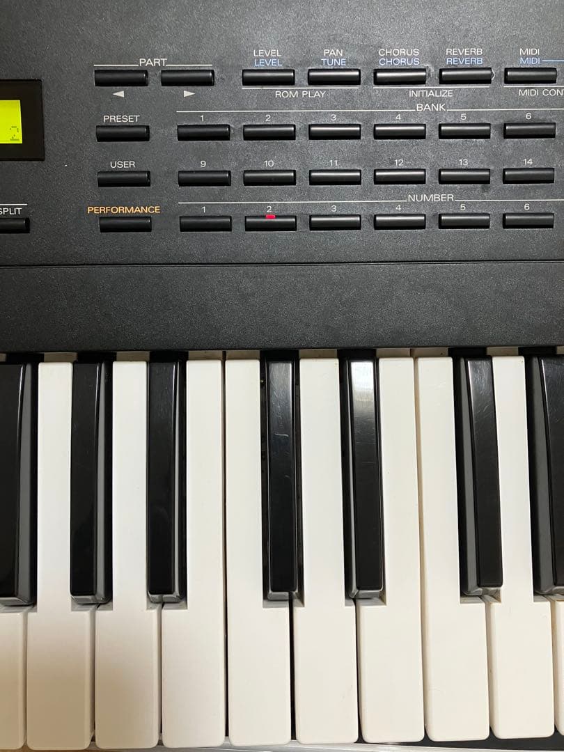 Roland JV-30 シンセサイザー ケース付き　電子キーボード