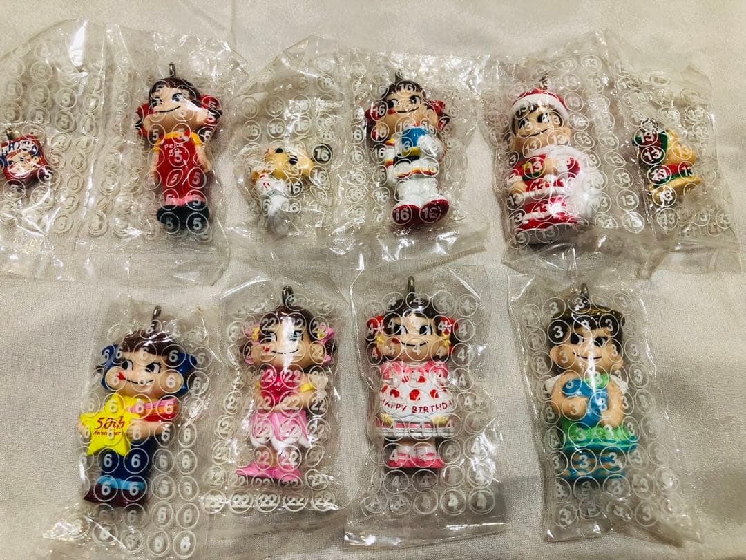 希少！当時物！未開封！不二家ミニミニペコちゃんシークレット+レア物入&おまけ付き