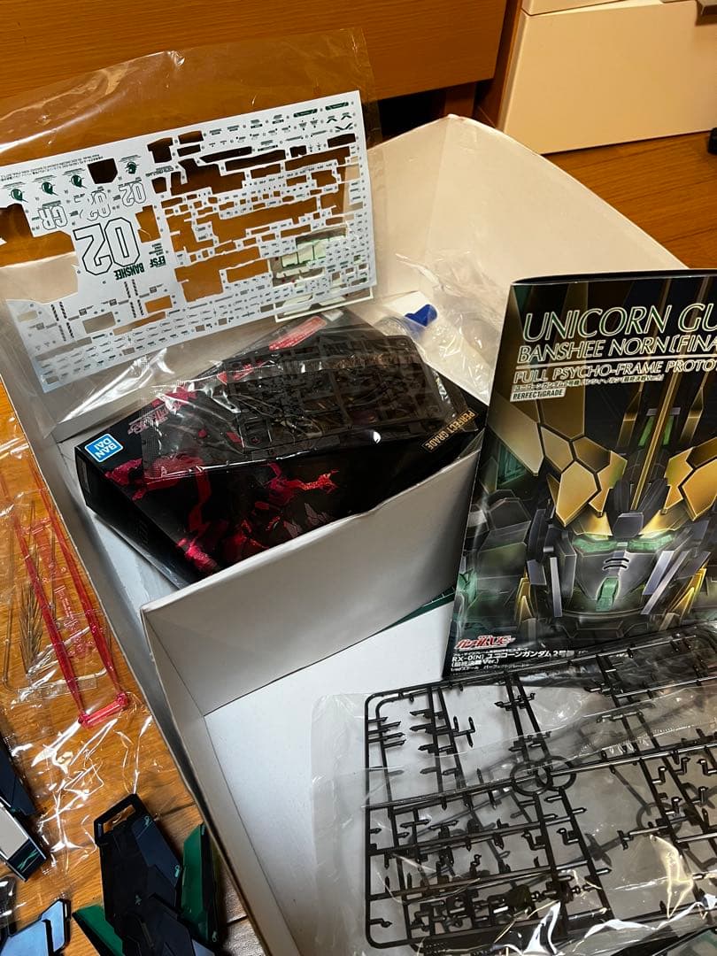 PGユニコーンガンダム 完成品 LEDユニット付 バンシーノルン欠品なし