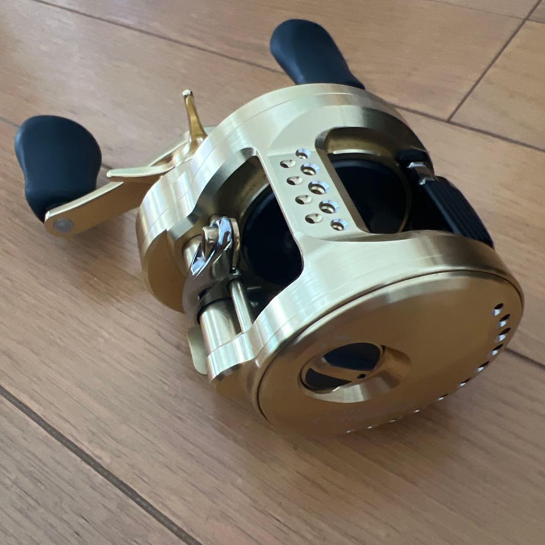 ❤️極美品❤️ シマノ21 カルカッタコンクエスト 200 右巻き