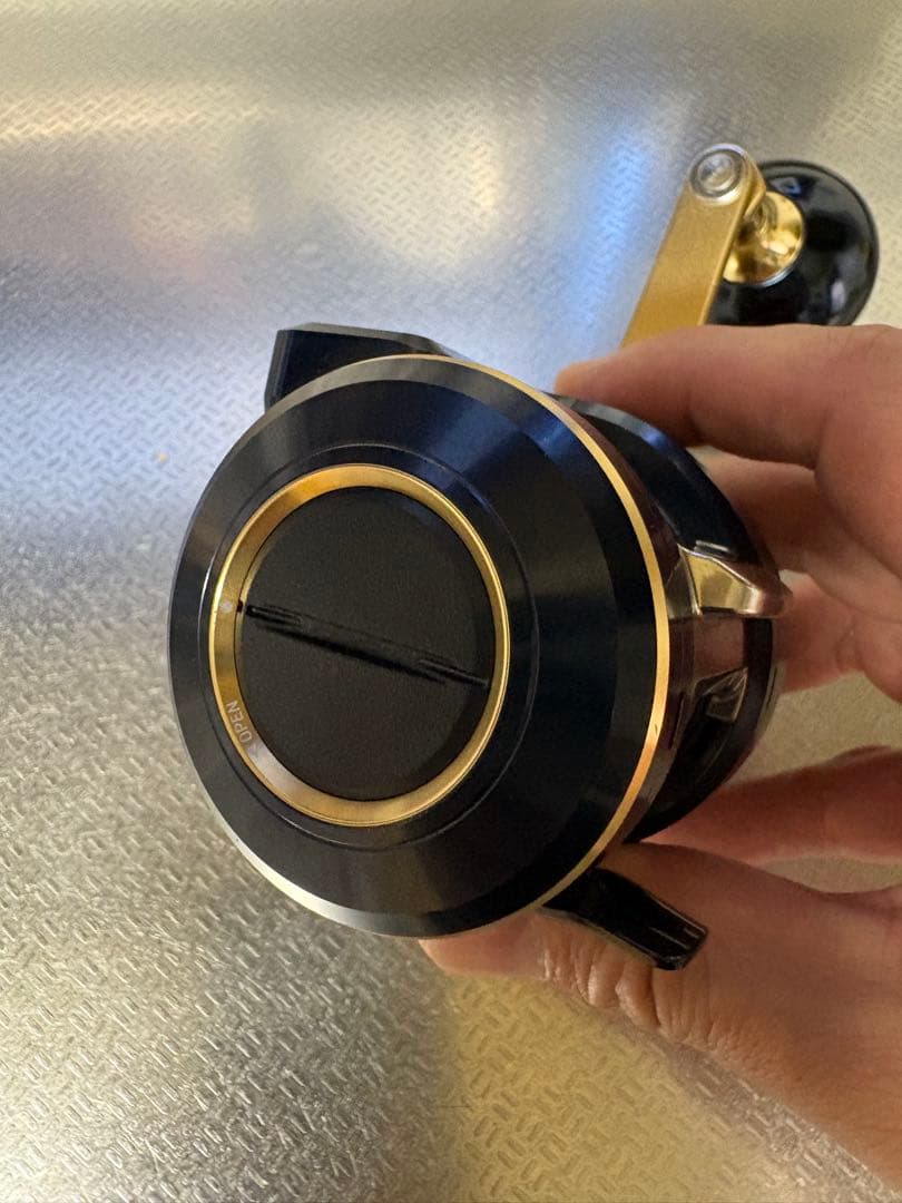 ダイワ　21ソルティガ ic 300H-SJ 右巻き　 ハンドル丸型に交換
