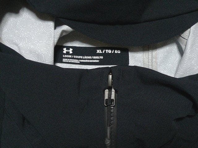 【大きい】3XL-4XL日本サイズ位アンダーアーマー美品ゴアテックス級ジャケット