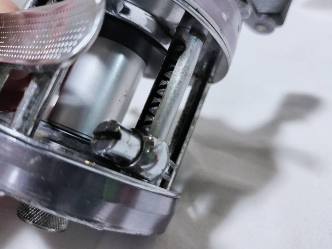 トニーアブガルシア　アンバサダー5500C 　ビンテージ　リール aグレー