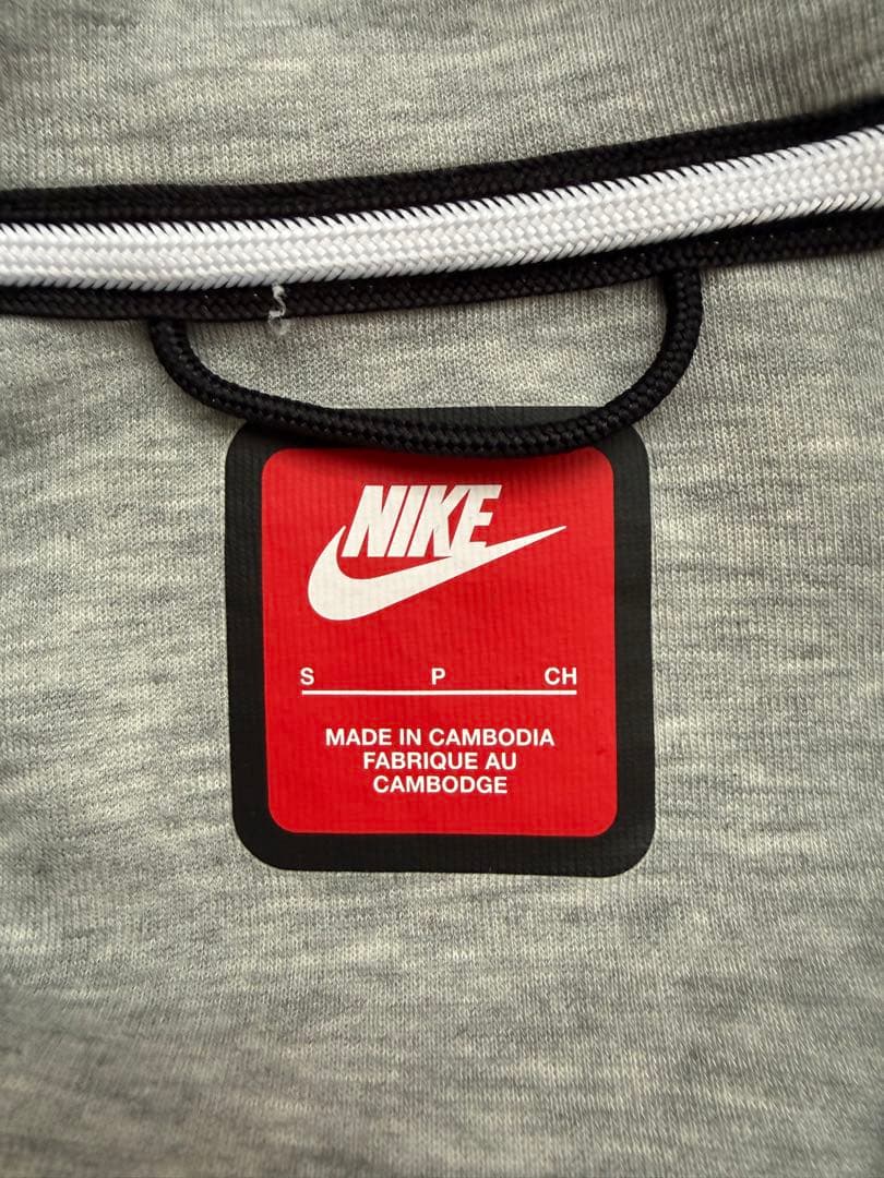 Nike テックフリース　グレー Sサイズ