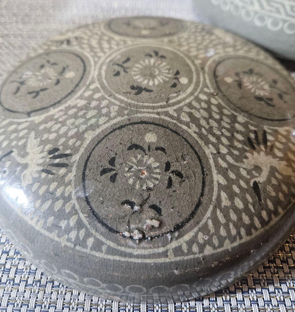 半島古美術　半島古陶磁　高麗青磁象嵌　丸紋に花　鶴図　蓋物　合子　径16.4cm