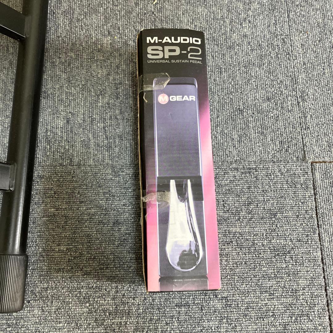 Alesis 88鍵キーボードM-AudioSP-2ペダルとスタンド同梱します