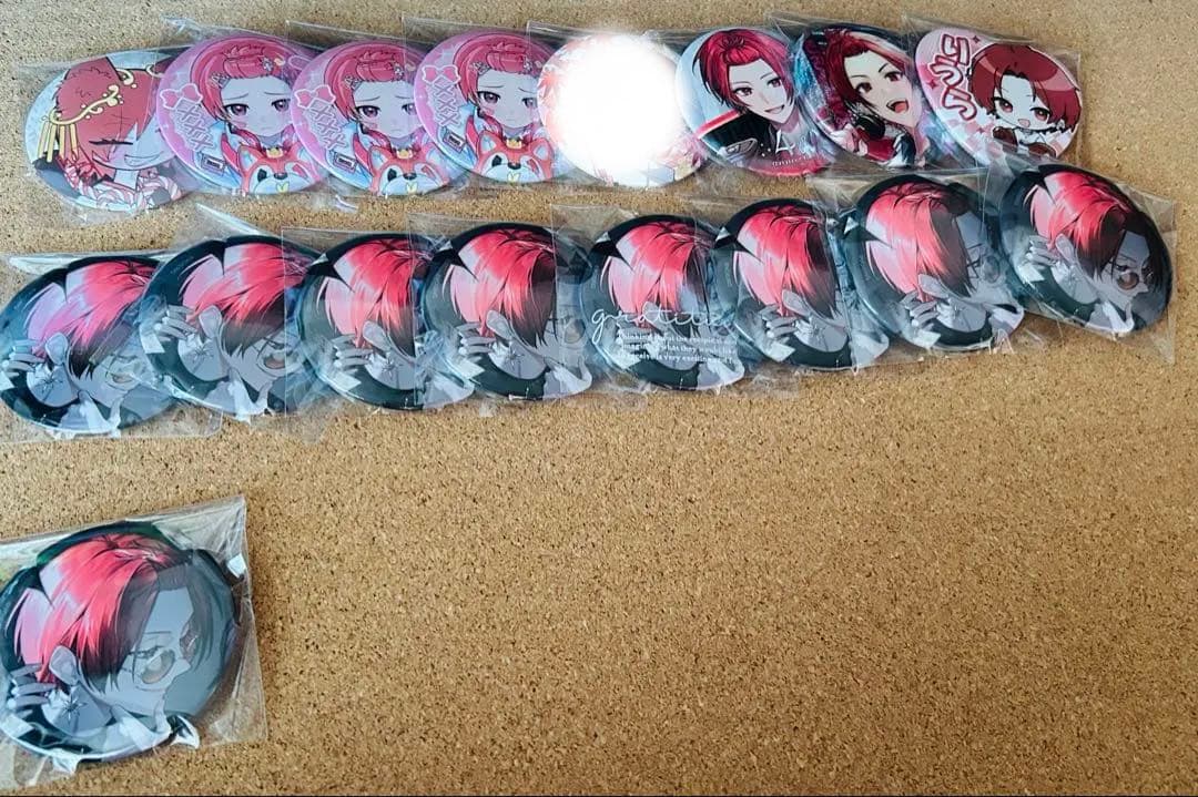 いれいす　缶バッジ　りうら　初兎　ないこ
