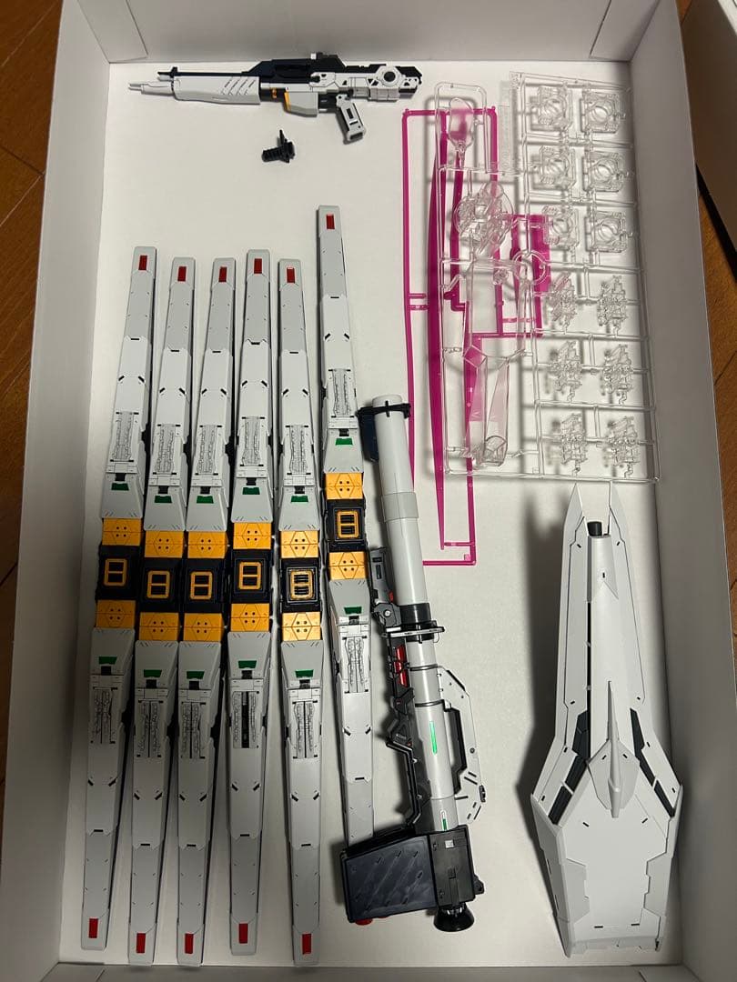 PG UNLEASHED 1/60 νガンダム 素組み