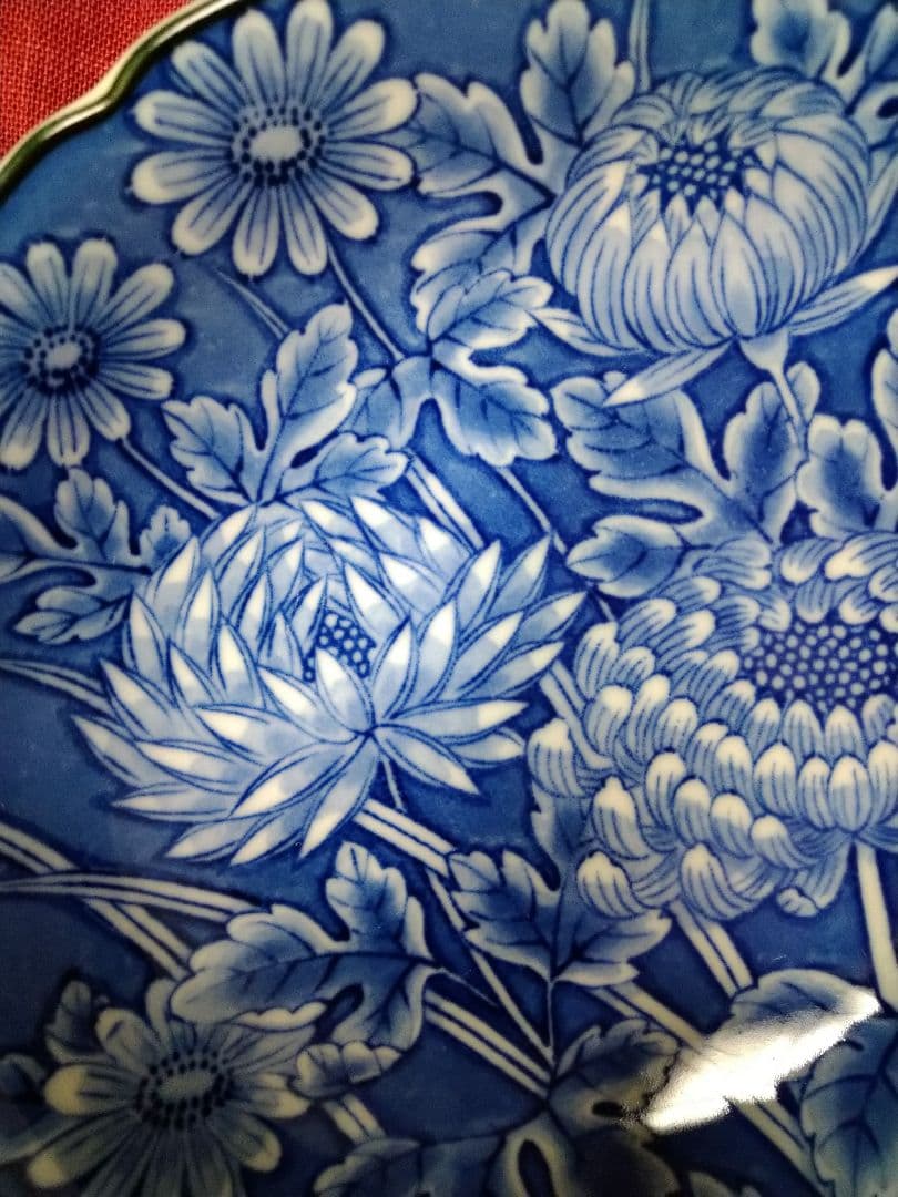 ♣希少なレアヴィンテージ品♥６０年前ヴィンテージ品♥染付菊絵柄有田焼・輪花２中皿