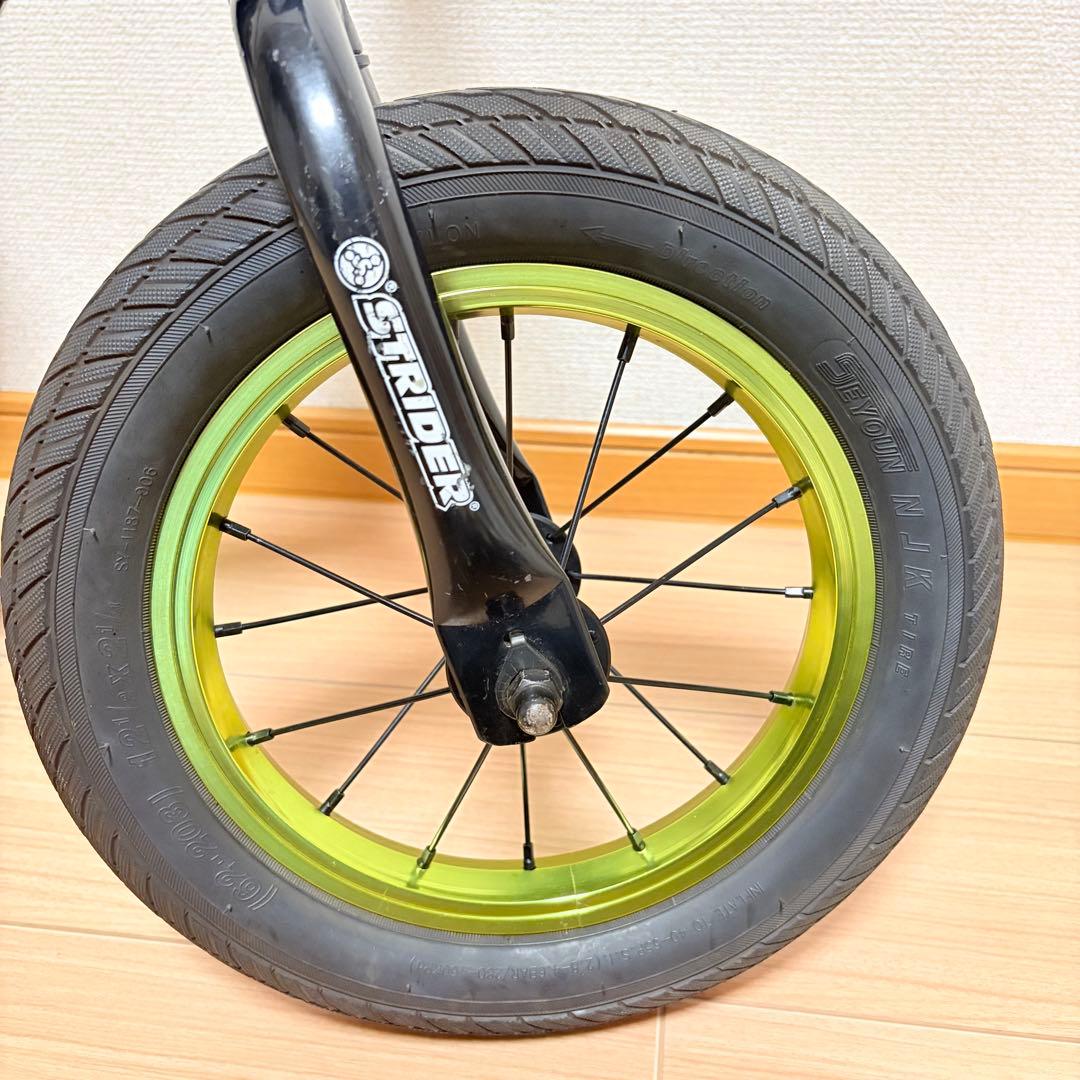 STRIDER カスタム　カーボン アルミホイール　ハンドル　サドル　社外