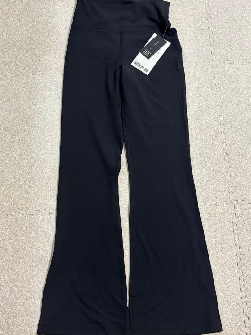 ルルレモン Groove SHR Nulu™ フレアパンツ　ヨガパンツ　新品タグ
