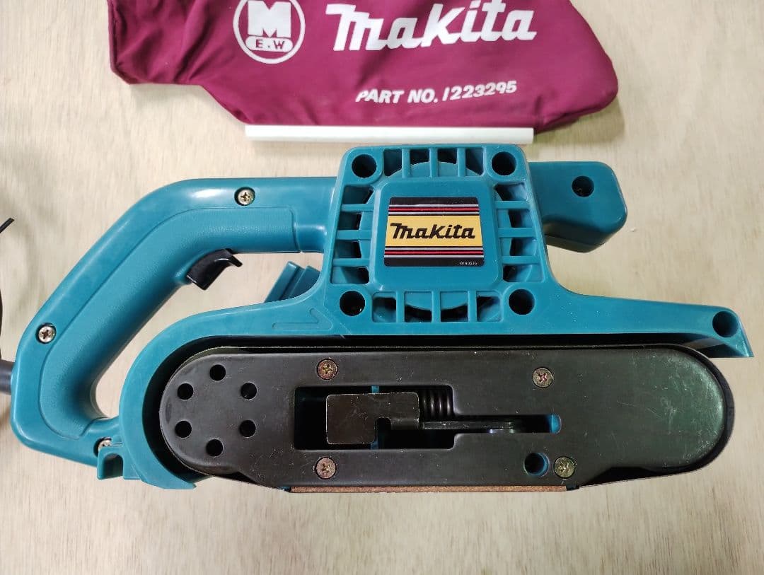 makita マキタ　ベルトサンダー　9901