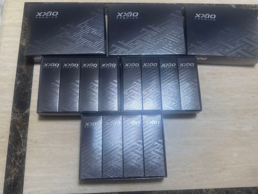 xxio ゼクシオ　プレミアム　ボール　定価の半以下　3ダース　xxio
