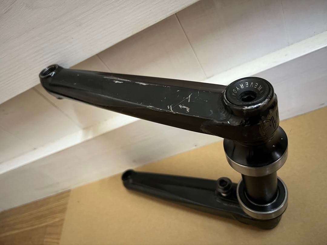 BMXクランク Cult Hawk V2 Cranks 165mm BB付き