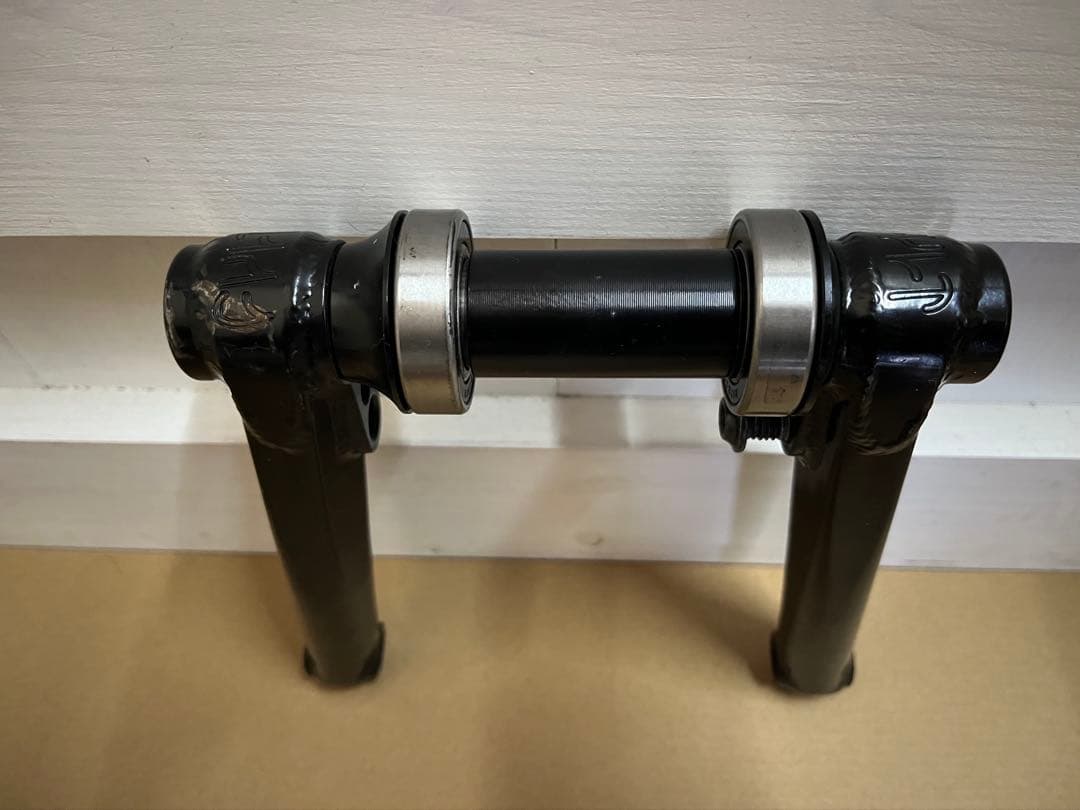 BMXクランク Cult Hawk V2 Cranks 165mm BB付き