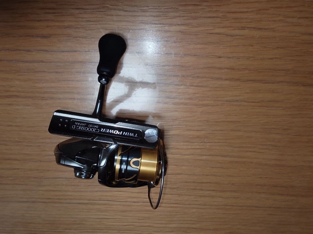 SHIMANO 20TWIN POWER C2000SHG スピニングリール