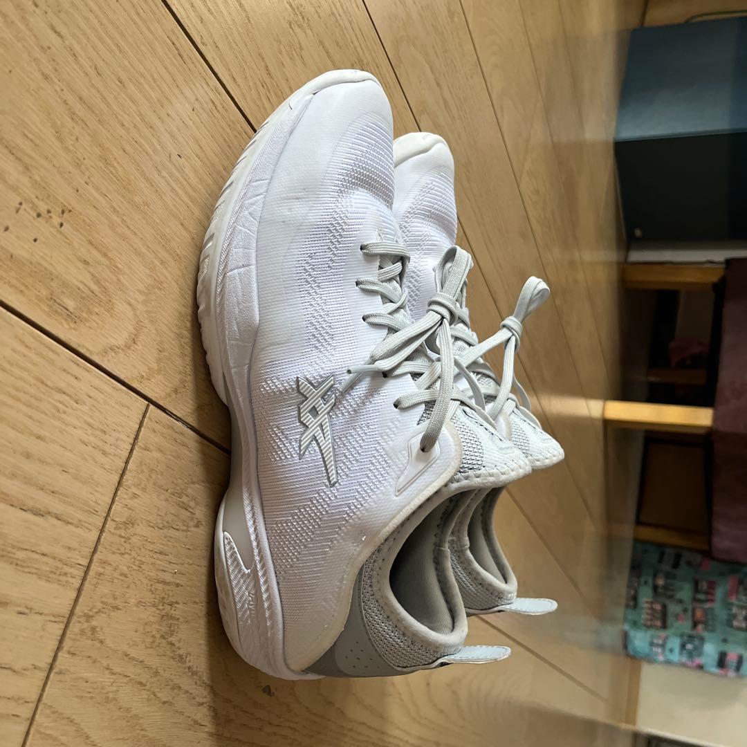 Mizuno GUSTO ホワイト バスケットシューズ