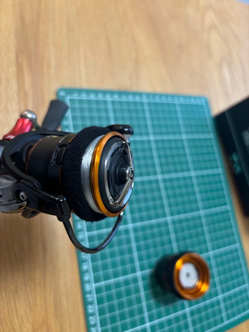 DAIWA プレッソ　LT2000S-P ファンネル42.5mmハンドル