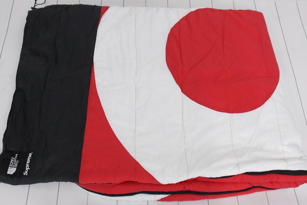 『ラストワン』Supreme x North Face 寝袋