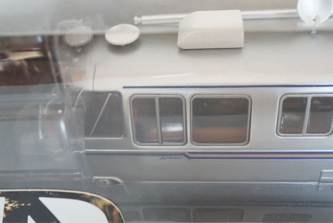 ミニカー GREENLIGHT 1981 AIRSTREAM EXCELLA 1/43