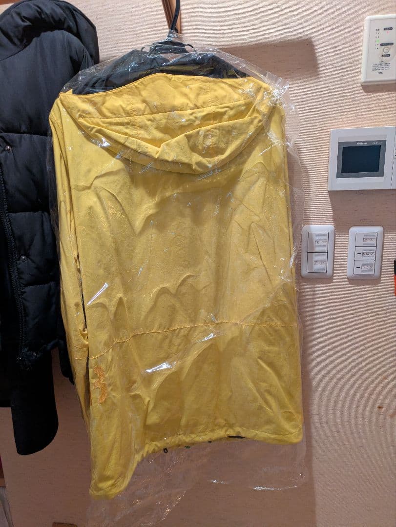 BURTON スノーボードジャケット イエロー