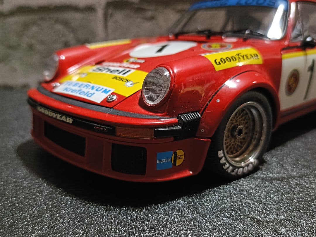 エグゾト 1/18 ポルシェ 934RSR #1 GTチャンピオン 1976