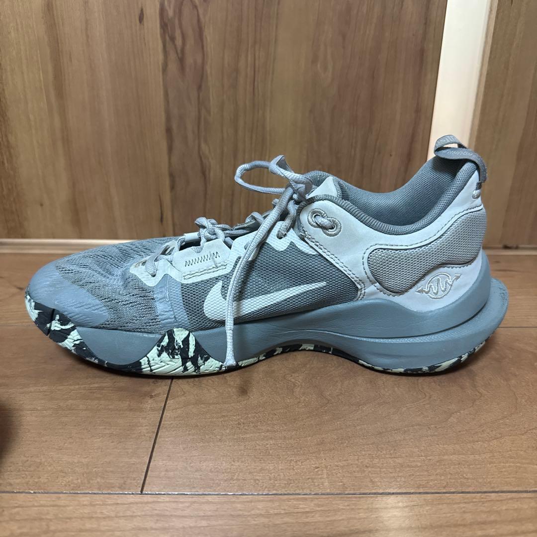 ナイキ（NIKE)（メンズバスケットシューズ バッシュ ヤニス イモ—タリティ2