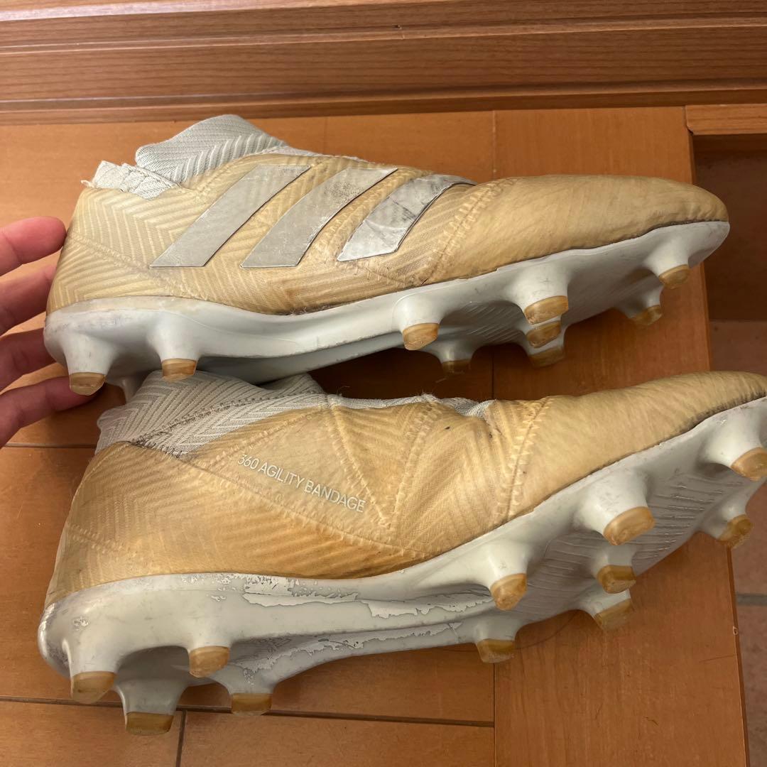 ネメシスサッカースパイク