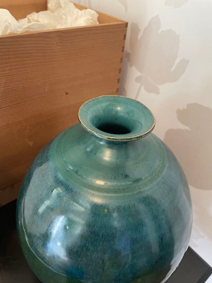 新品　未使用　上野焼　岩男元彦窯作　青緑色 陶器 花瓶 中型 木箱付き