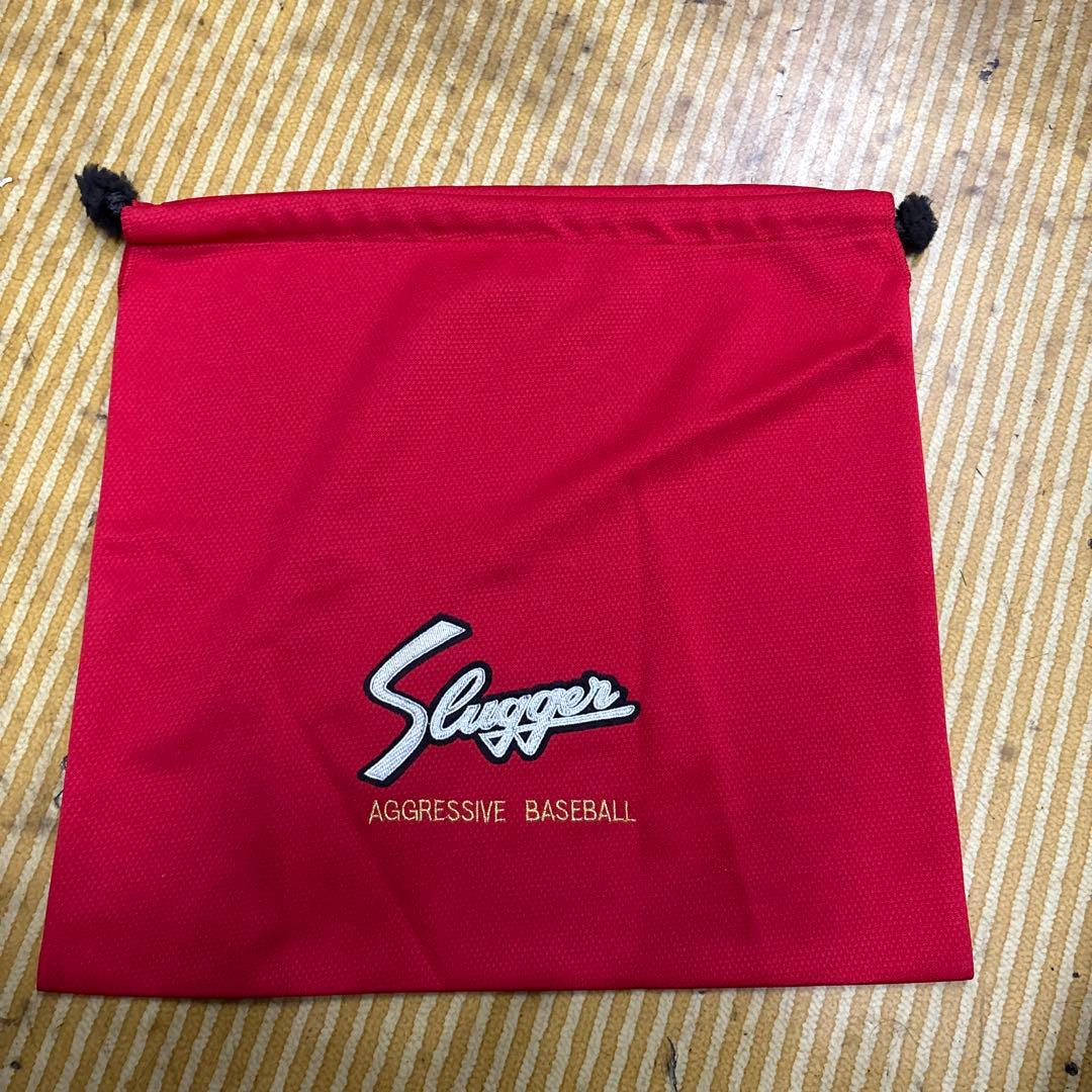 新品スラッガー スペシャルオーダー軟式野球グローブ 赤黒内野手用右投げ用箱あり