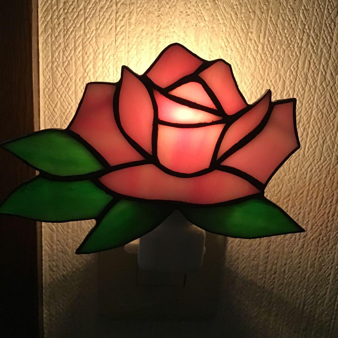 ステンドグラス薔薇足元ランプ