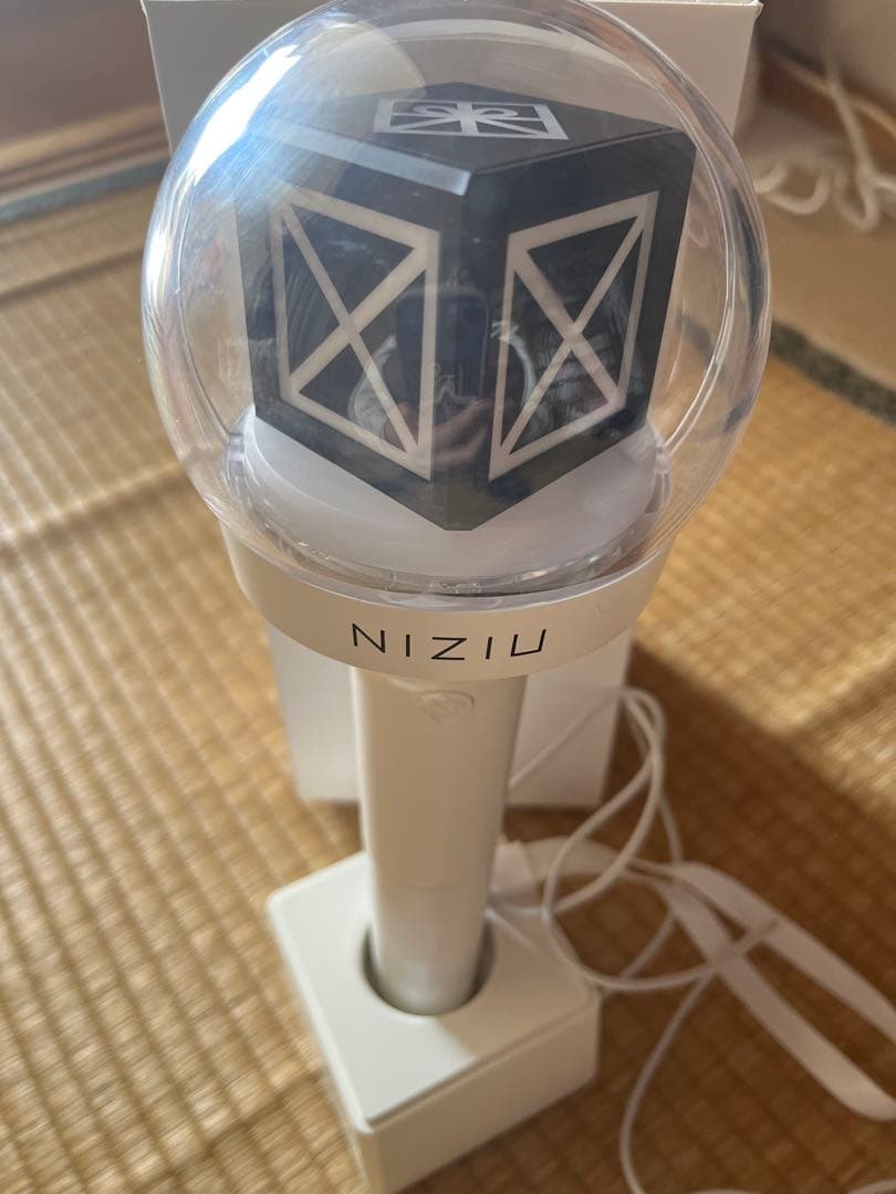 w*n様 NIZIU LEDペンライト 充電スタンド付き