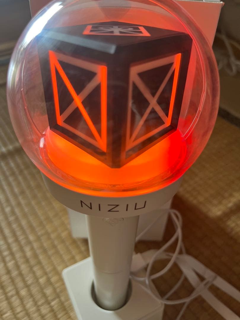 w*n様 NIZIU LEDペンライト 充電スタンド付き