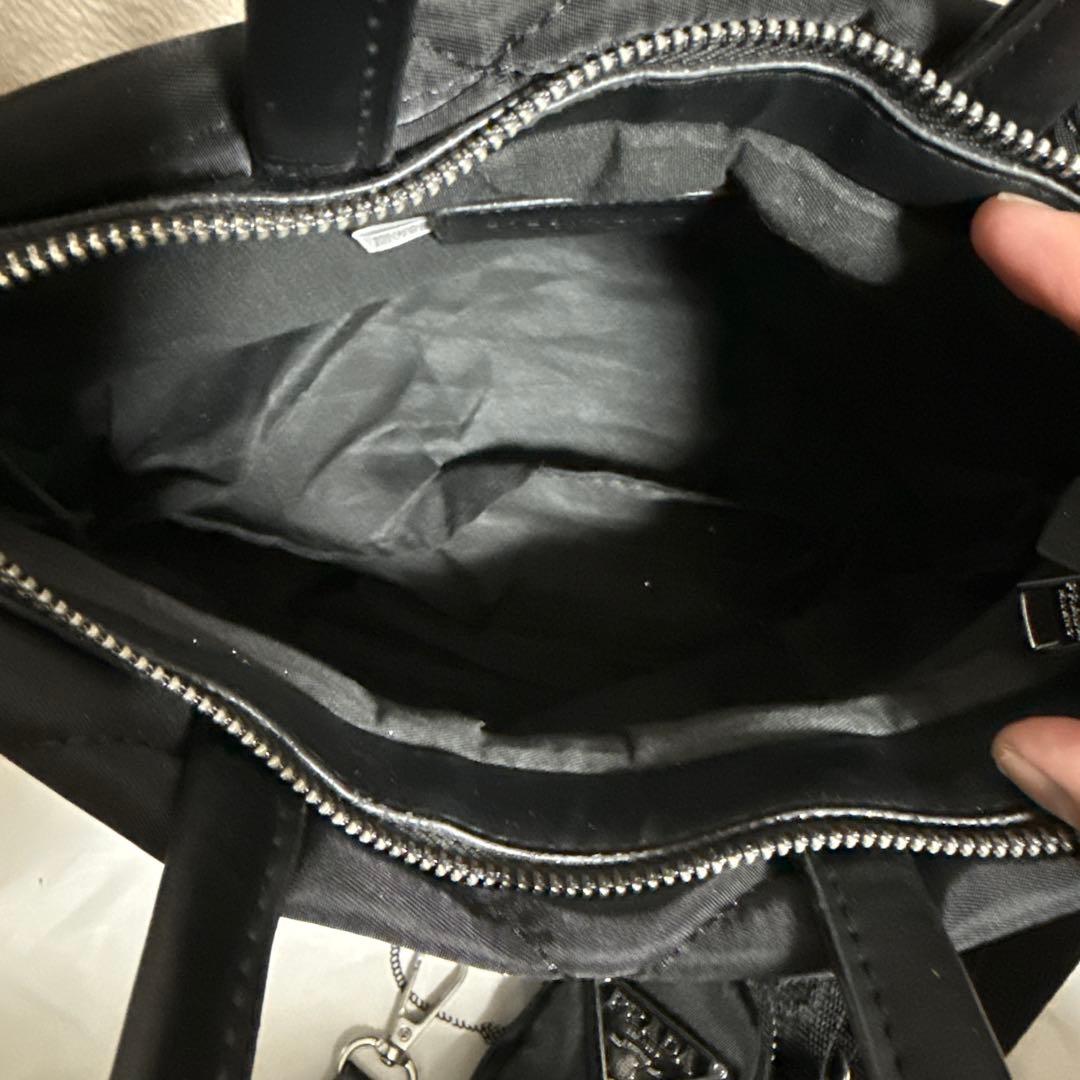 PRADA ブラック ノベルティナイロンバッグ