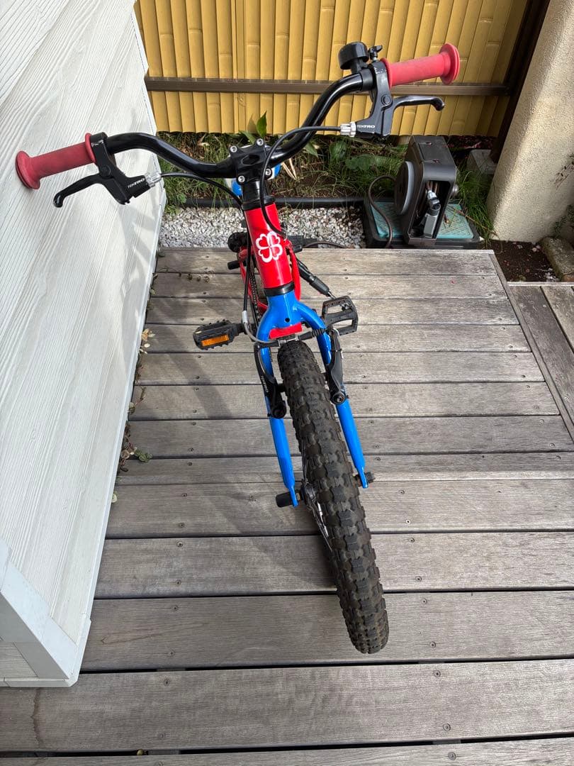 ヨツバサイクル 18インチ ヒーローレッド
