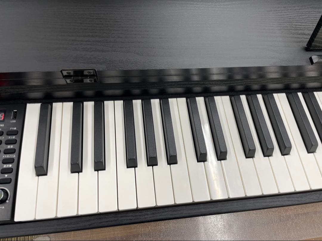 電子ピアノ88鍵盤　ハンマーアクション鍵盤　３本ペダル　ブラック