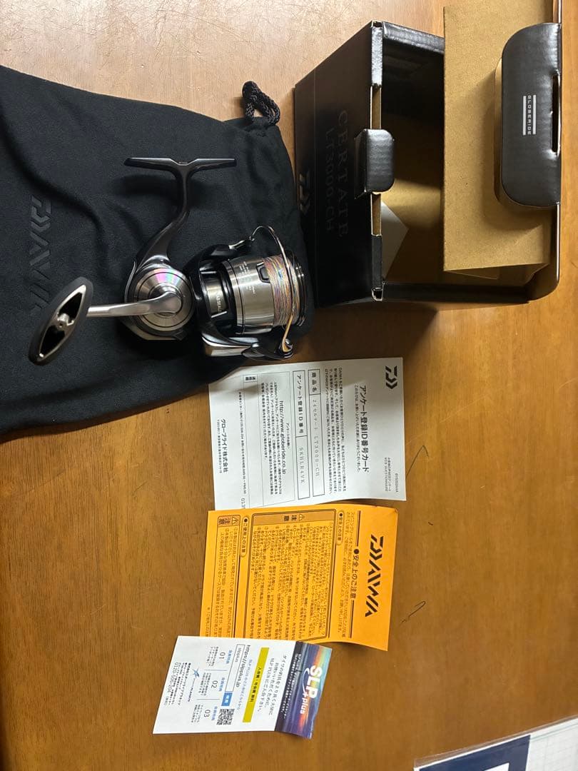 未使用　24セルテート LT3000-CH ダイワ　スピニングリール　サクラマス