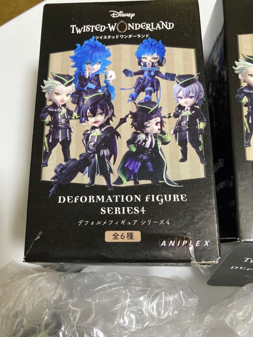 【未使用・匿名配送】 ツイステッドワンダーランド デフォルメフィギュア 2点