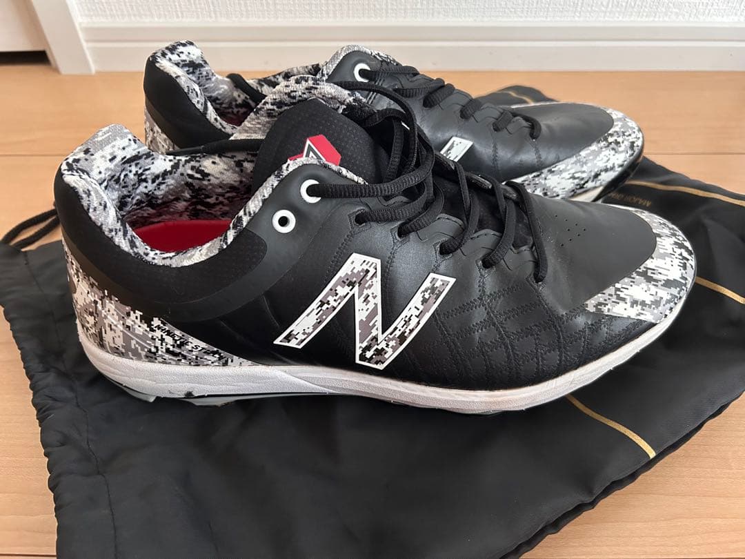 New Balance 迷彩柄スパイク 収納袋付き