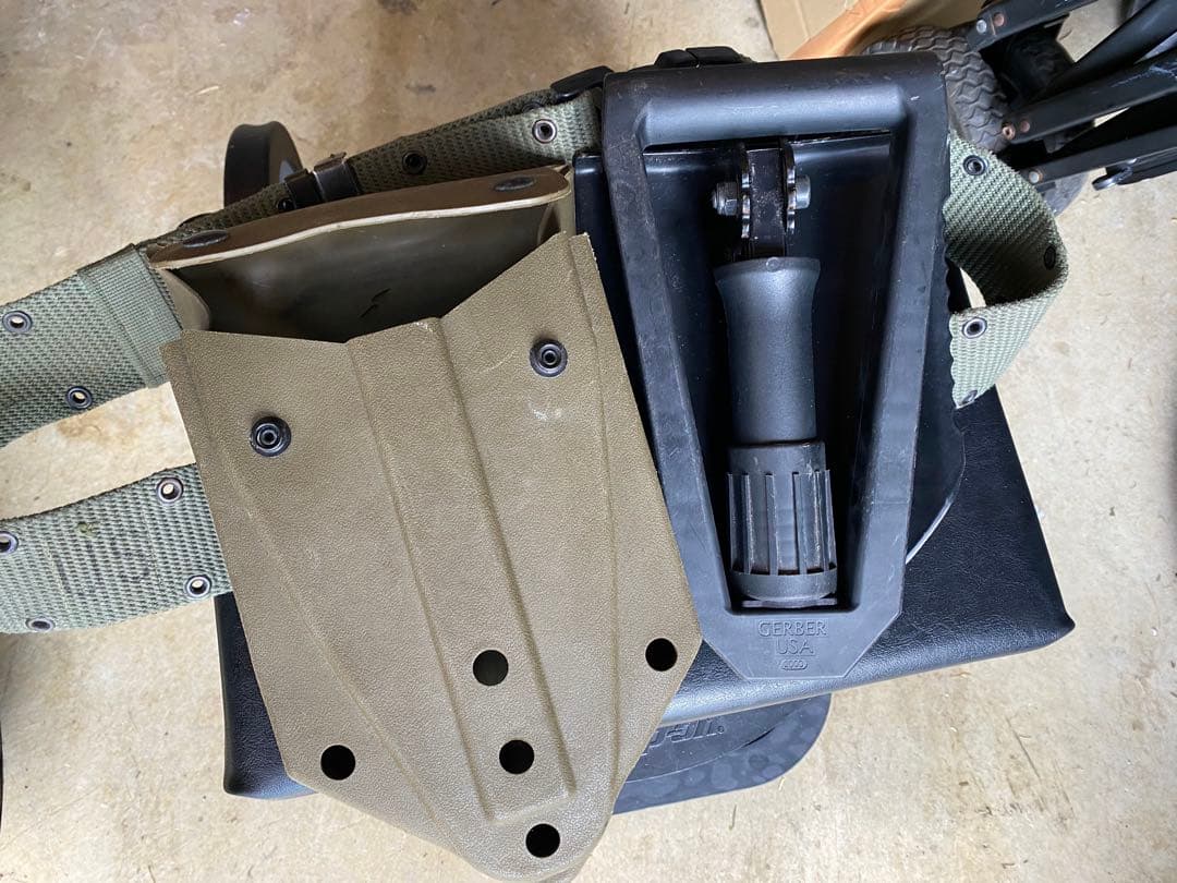 米軍実物 M1967装備ベルト + 製 E-Tool 折畳みスコップ