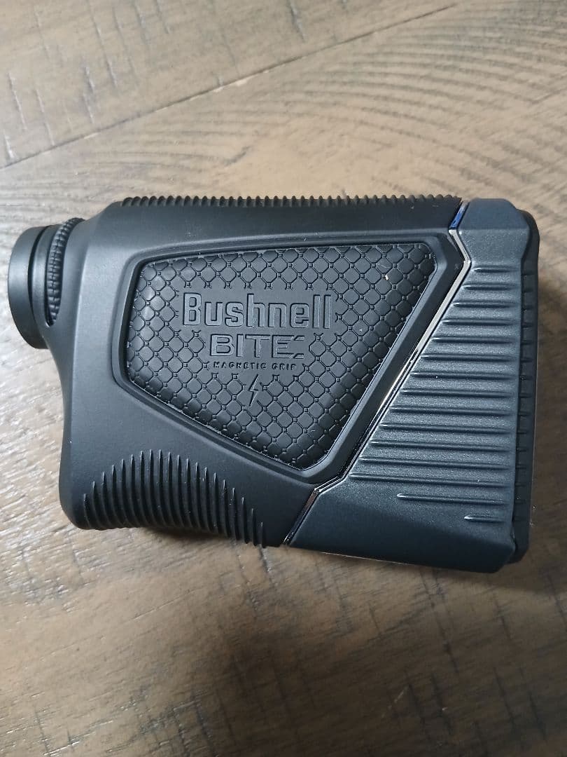 Bushnell Pro XE ゴルフ用距離計