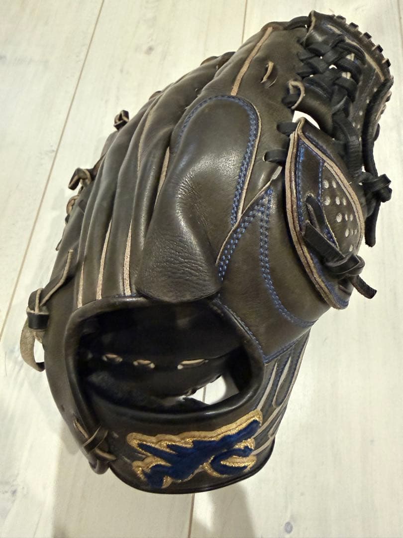 RYU 硬式グローブ 日暮里。
