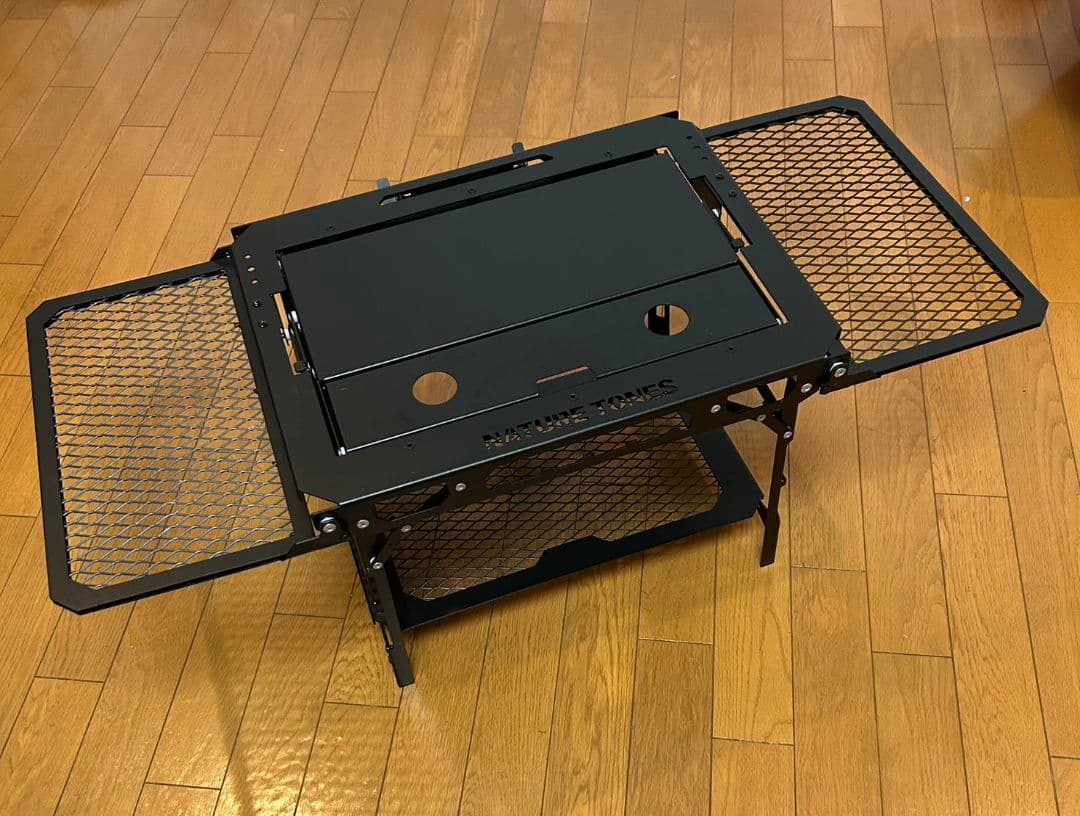 THE CURTIS TABLE カーチステーブル
