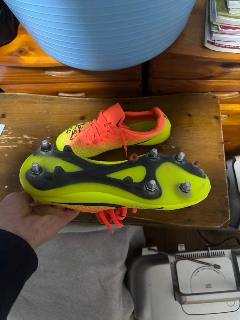 サッカースパイク　ナイキ　マジスタオーパス　ユーロカラー　日本未発売