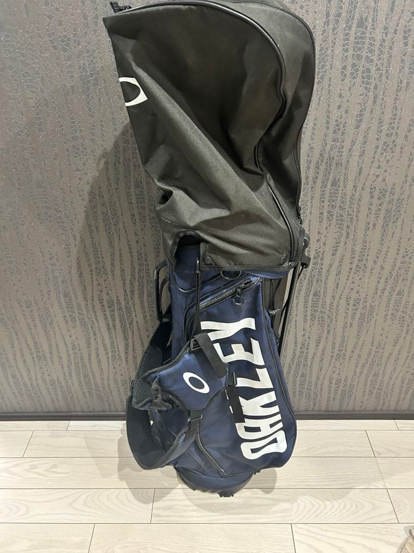 OAKLEY ネイビー キャディバッグ フード付き